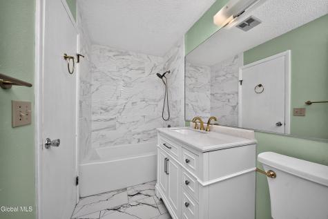 204 Victory Way Halfmoon NY 12065