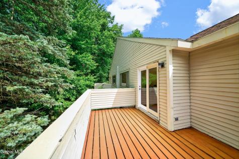 204 Victory Way Halfmoon NY 12065