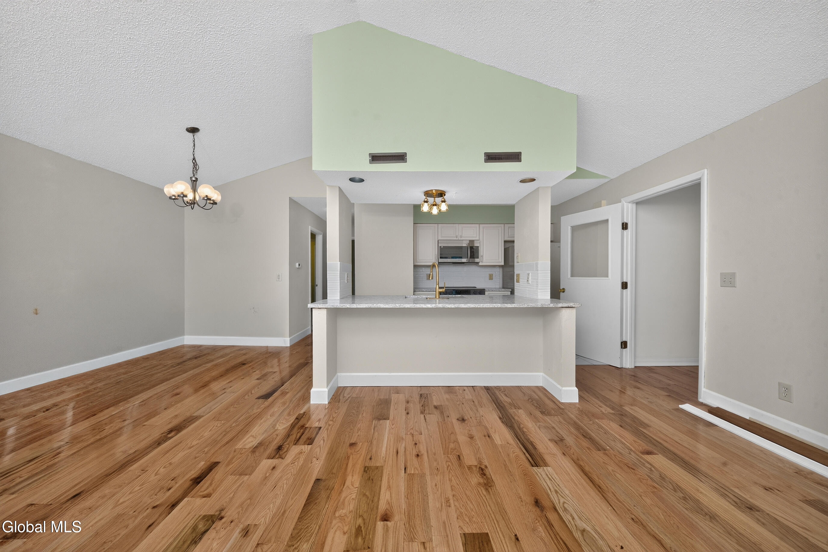 204 Victory Way Halfmoon NY 12065