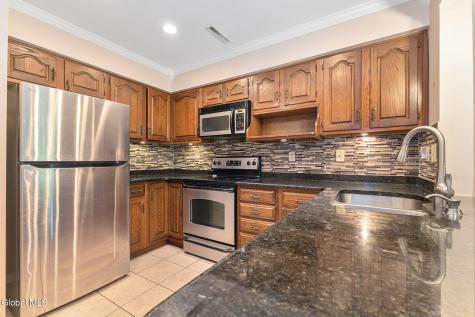 4022 Georgetown Square Schenectady NY 12303