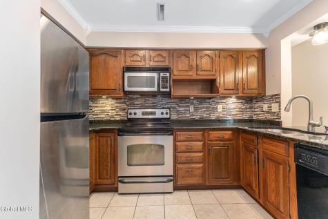 4022 Georgetown Square Schenectady NY 12303