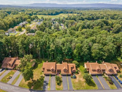 4022 Georgetown Square Schenectady NY 12303