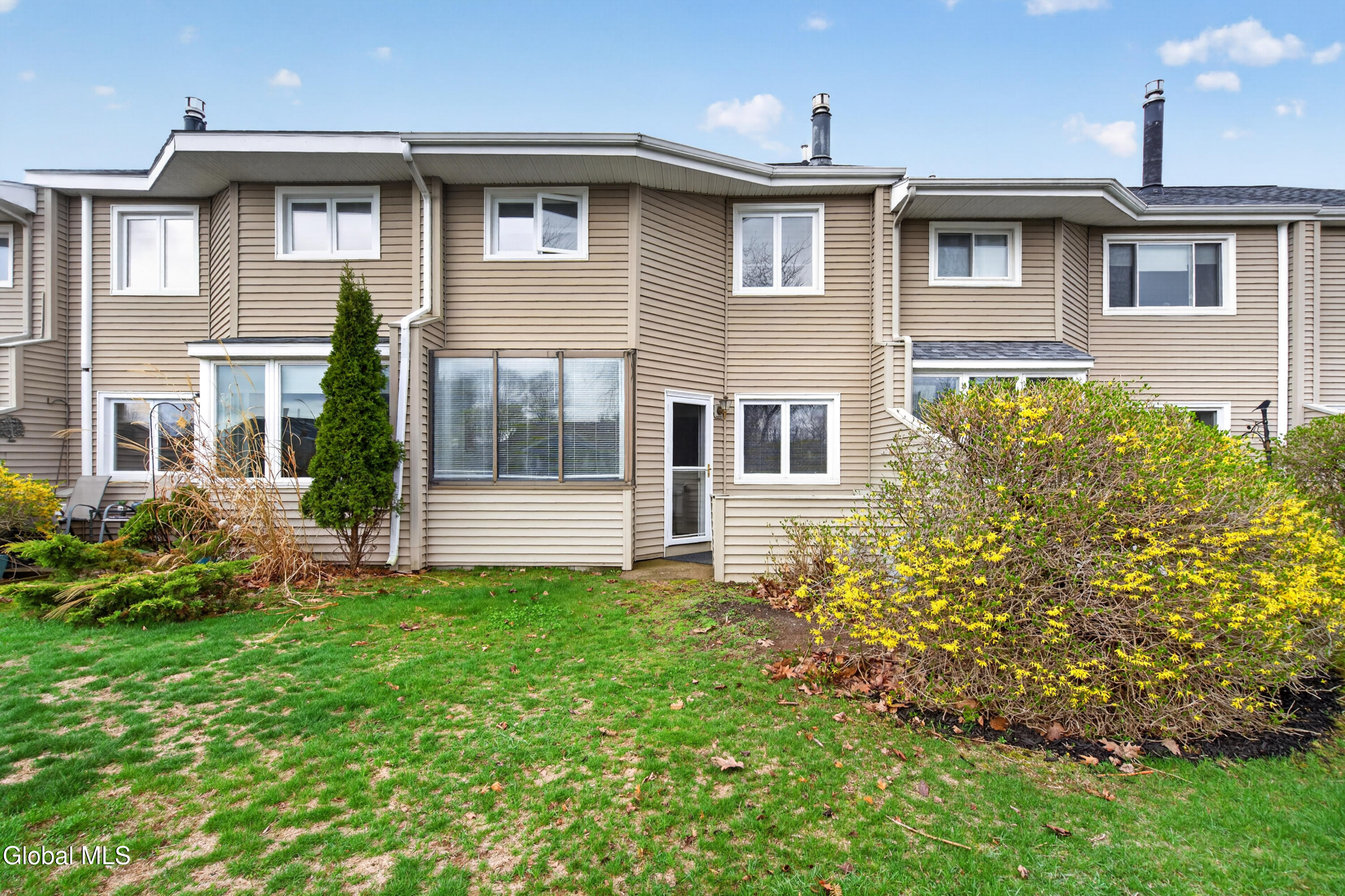 37 Preakness Way Saratoga Springs NY 12866