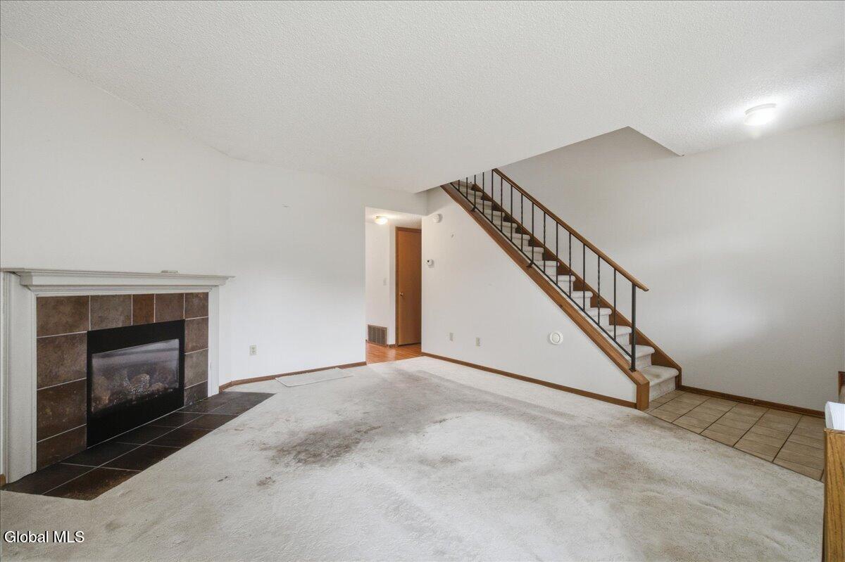 5 Minuteman Court Halfmoon NY 12065