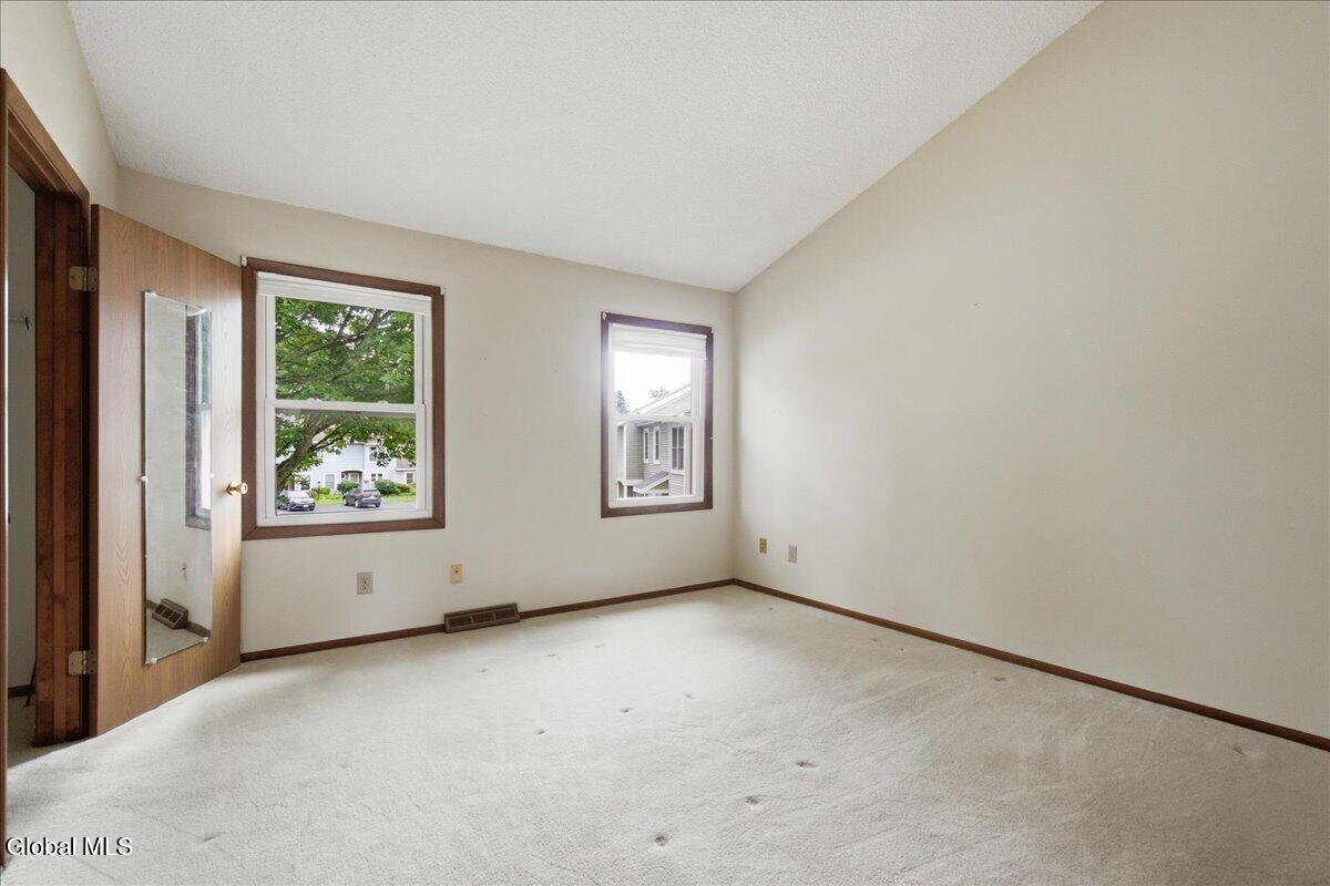 5 Minuteman Court Halfmoon NY 12065