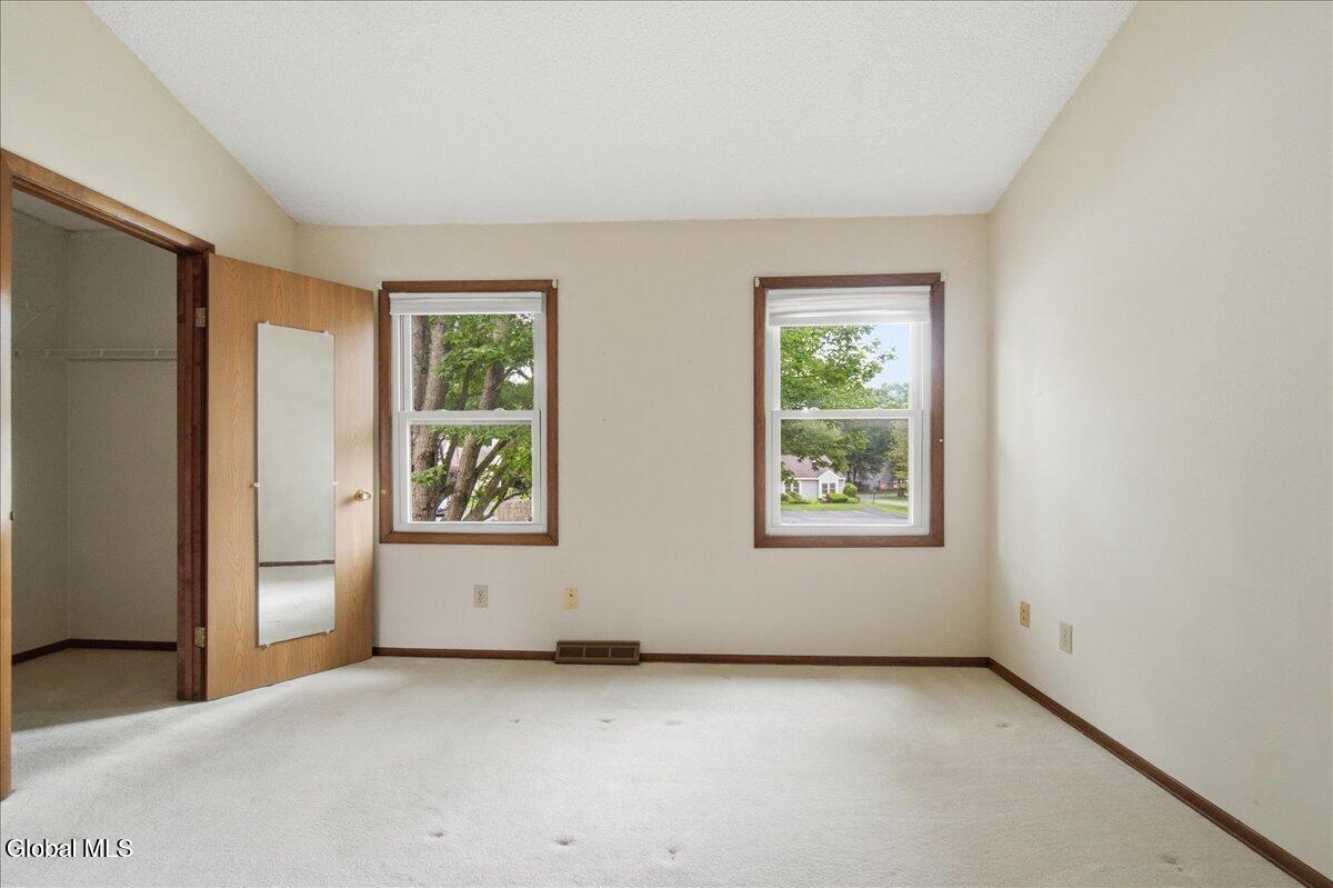5 Minuteman Court Halfmoon NY 12065