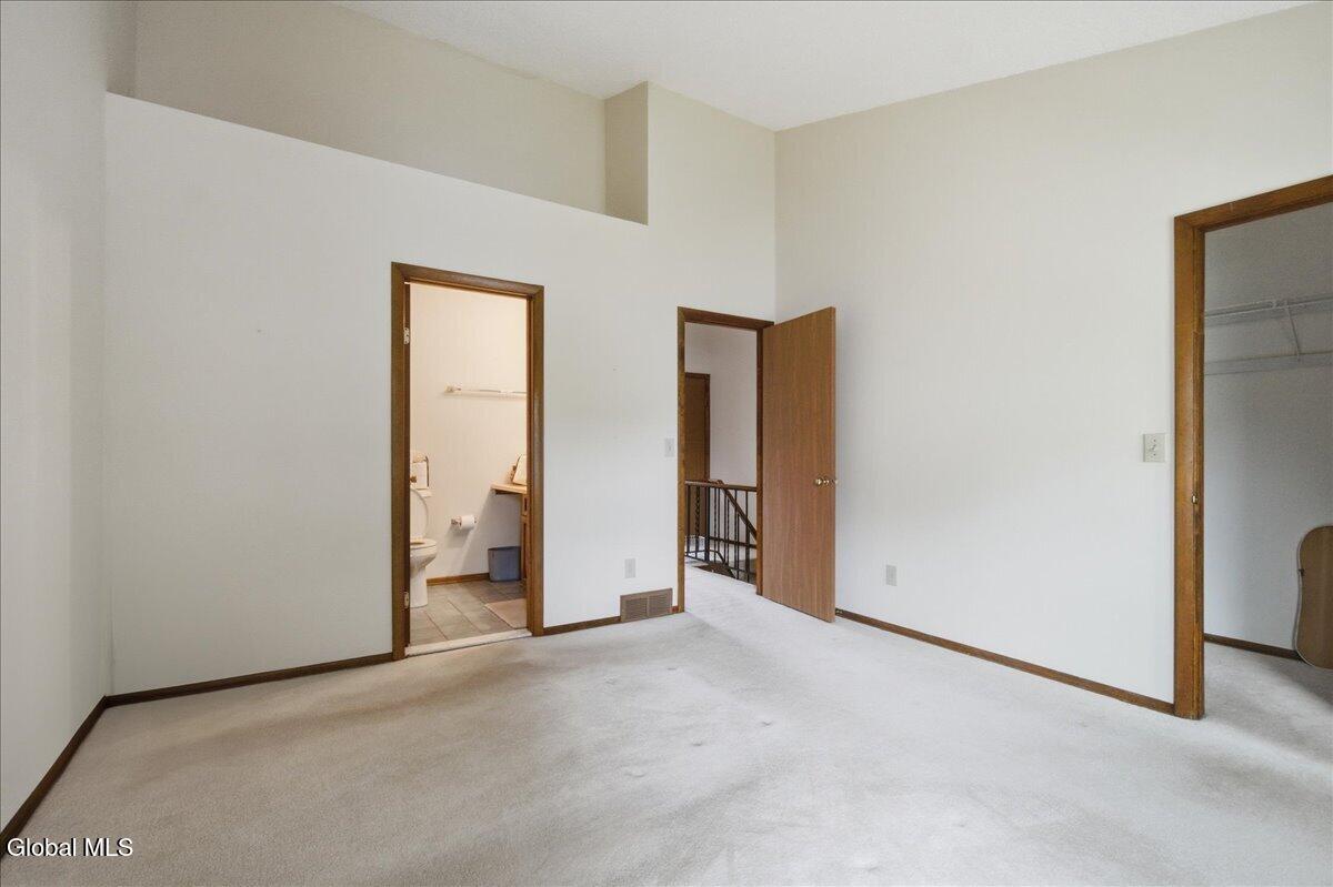 5 Minuteman Court Halfmoon NY 12065