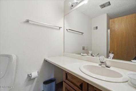 5 Minuteman Court Halfmoon NY 12065