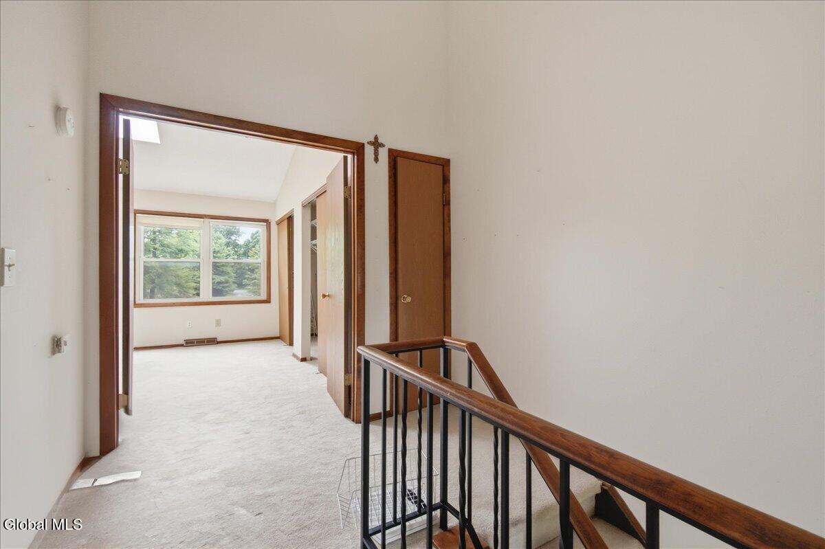 5 Minuteman Court Halfmoon NY 12065