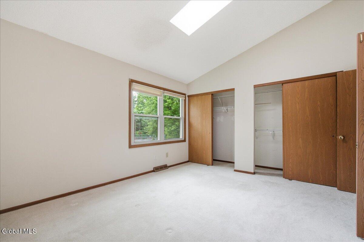 5 Minuteman Court Halfmoon NY 12065