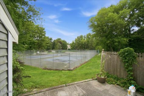5 Minuteman Court Halfmoon NY 12065