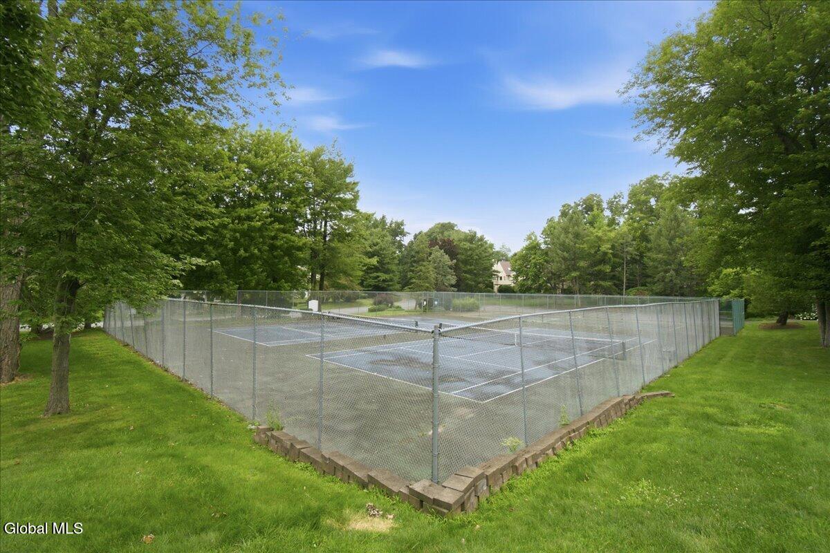 5 Minuteman Court Halfmoon NY 12065