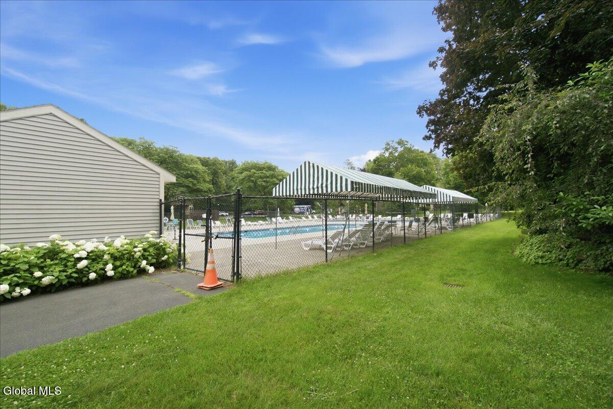 5 Minuteman Court Halfmoon NY 12065