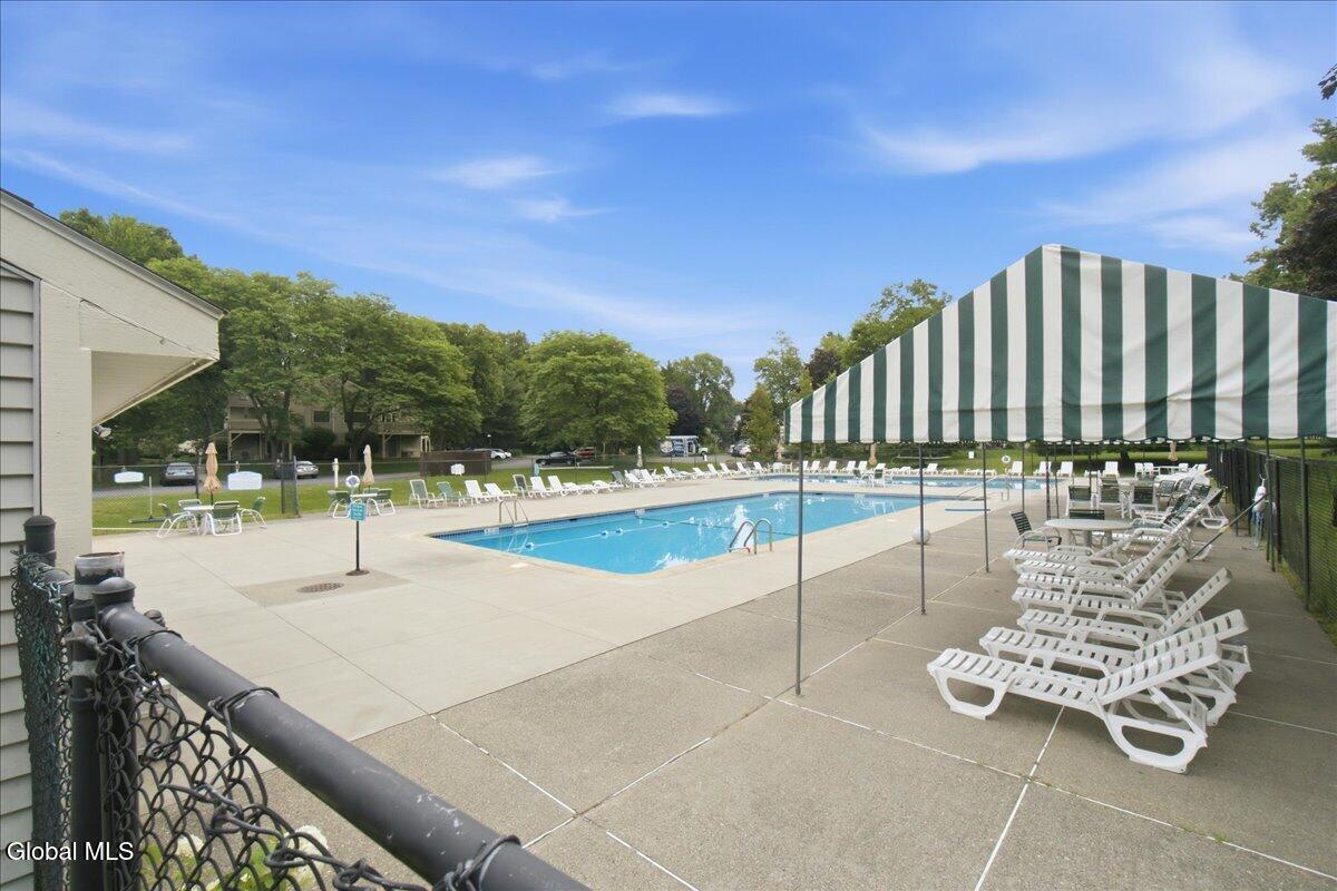 5 Minuteman Court Halfmoon NY 12065