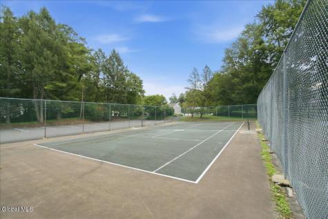 5 Minuteman Court Halfmoon NY 12065