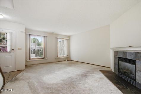 5 Minuteman Court Halfmoon NY 12065