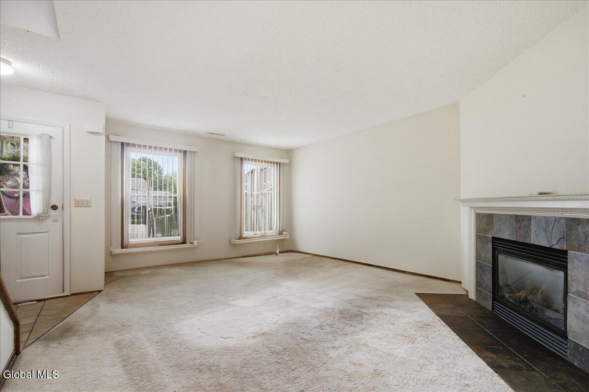 5 Minuteman Court Halfmoon NY 12065