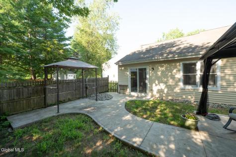 21 Cobble Court Clifton Park NY 12065