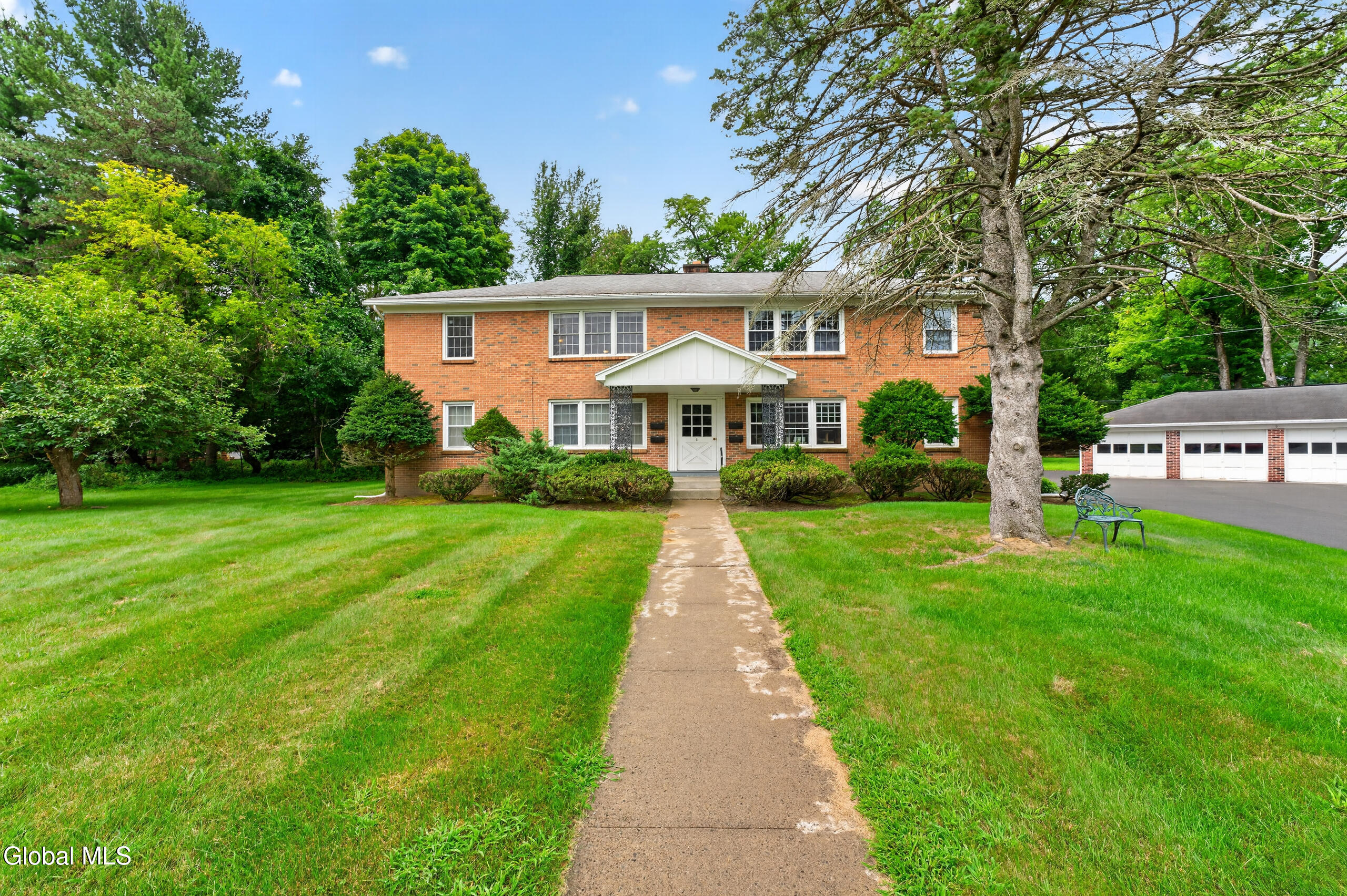 11 Kensington Court Delmar NY 12054
