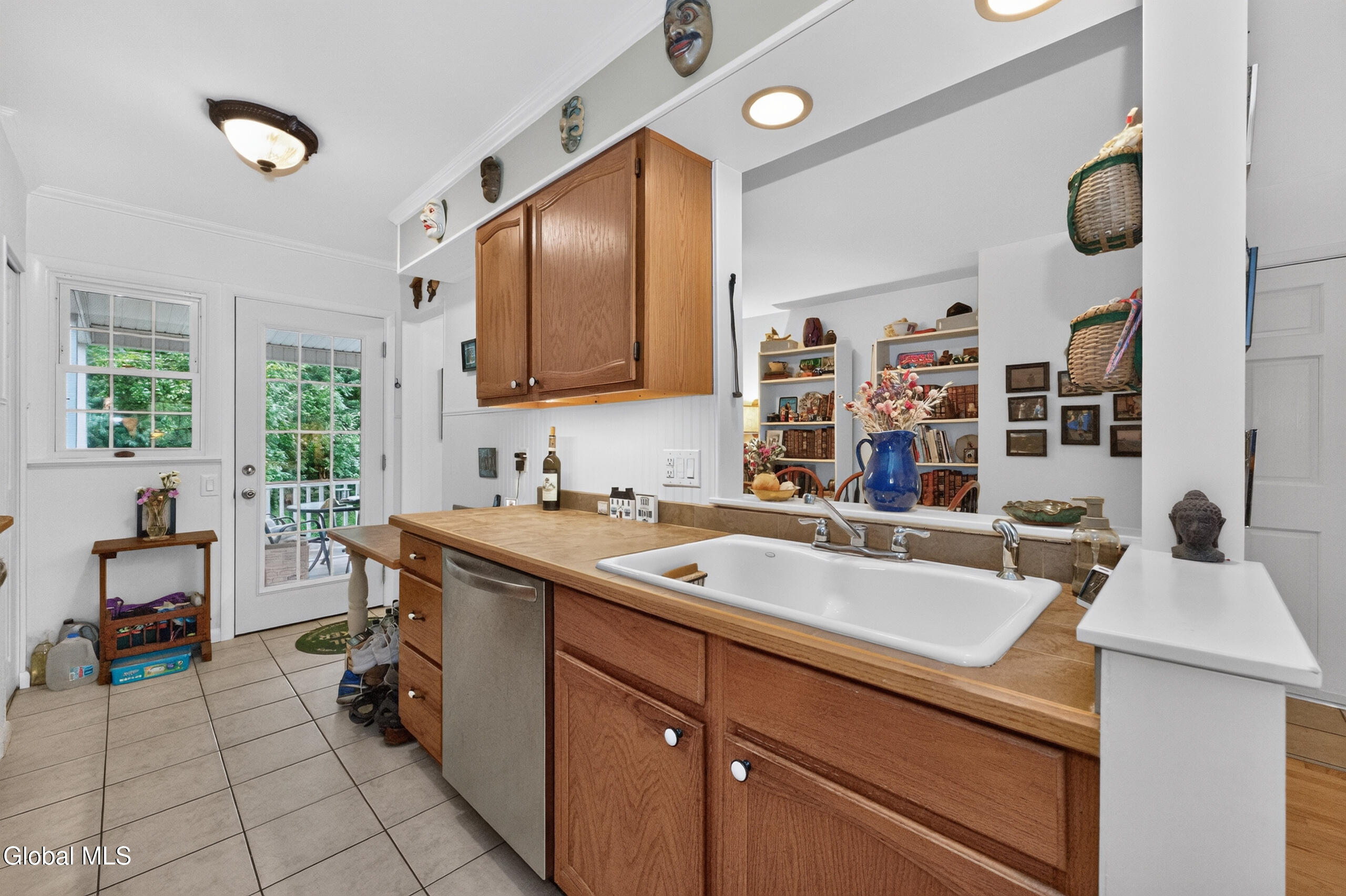 11 Kensington Court Delmar NY 12054