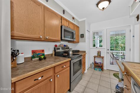 11 Kensington Court Delmar NY 12054