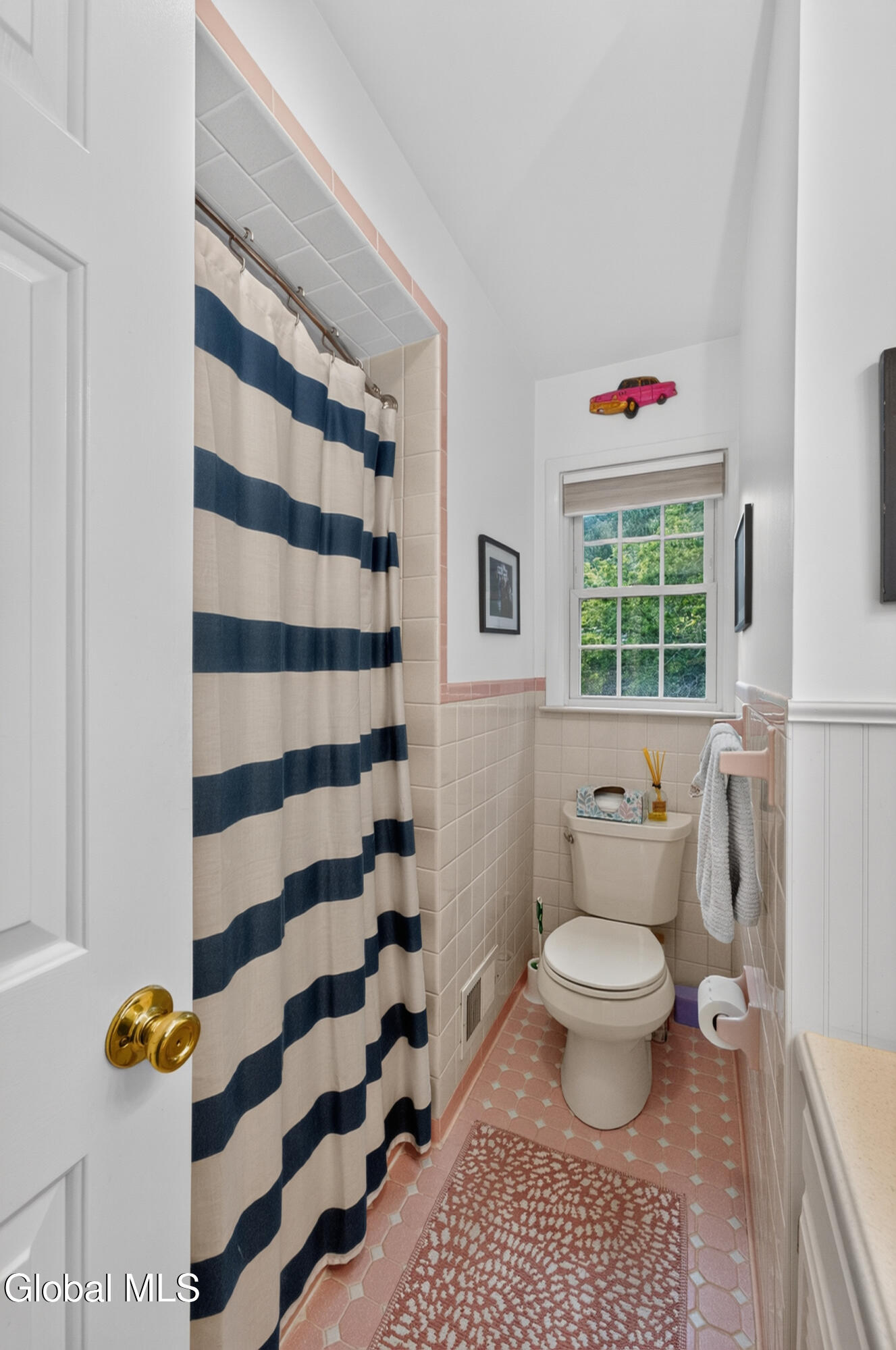 11 Kensington Court Delmar NY 12054