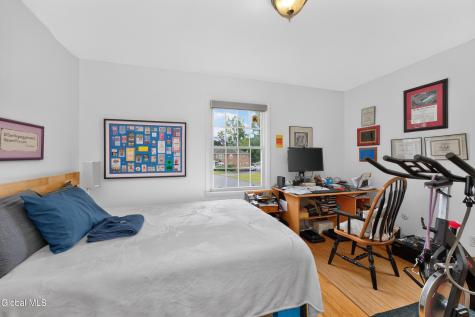 11 Kensington Court Delmar NY 12054