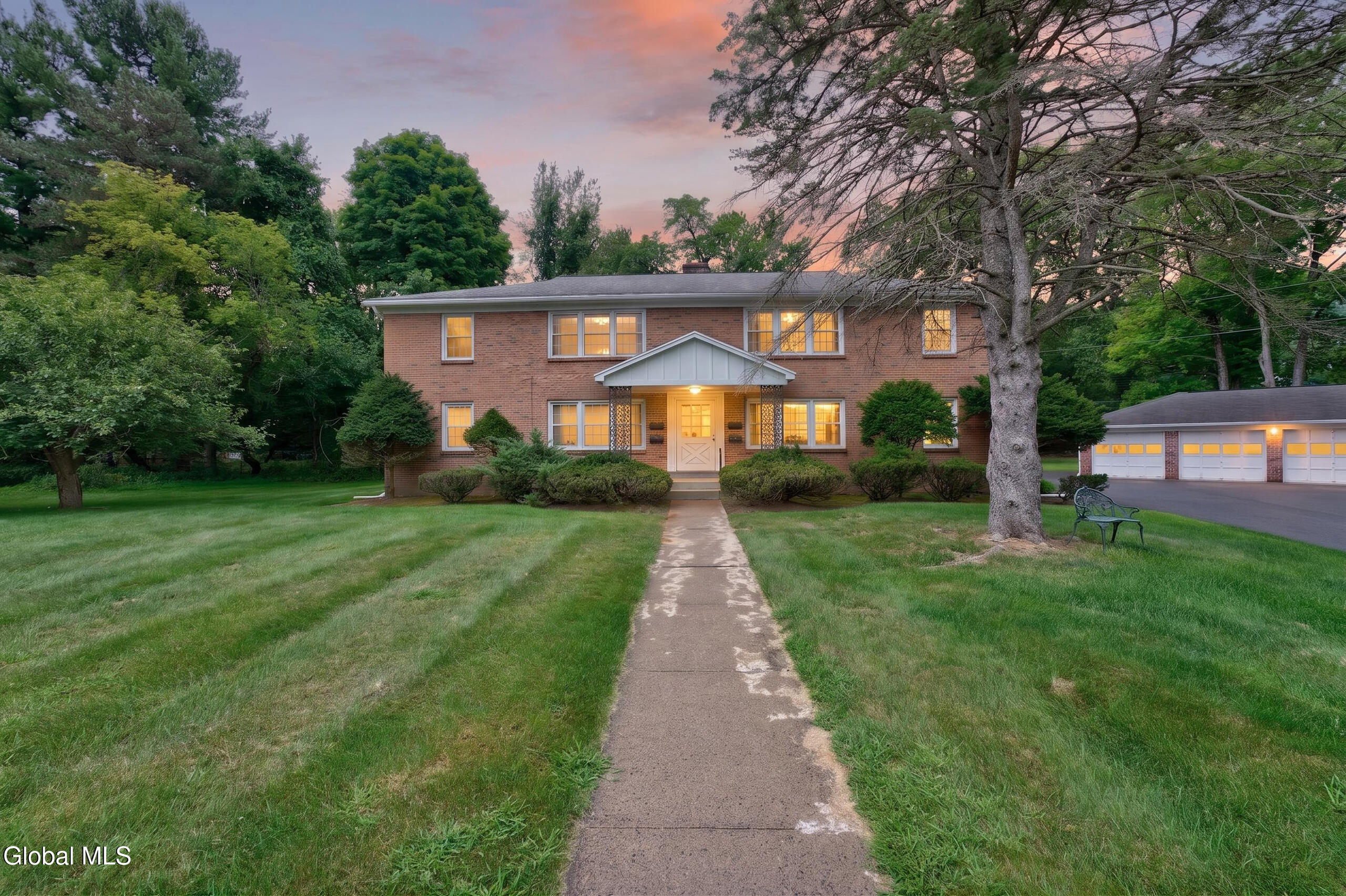 11 Kensington Court Delmar NY 12054