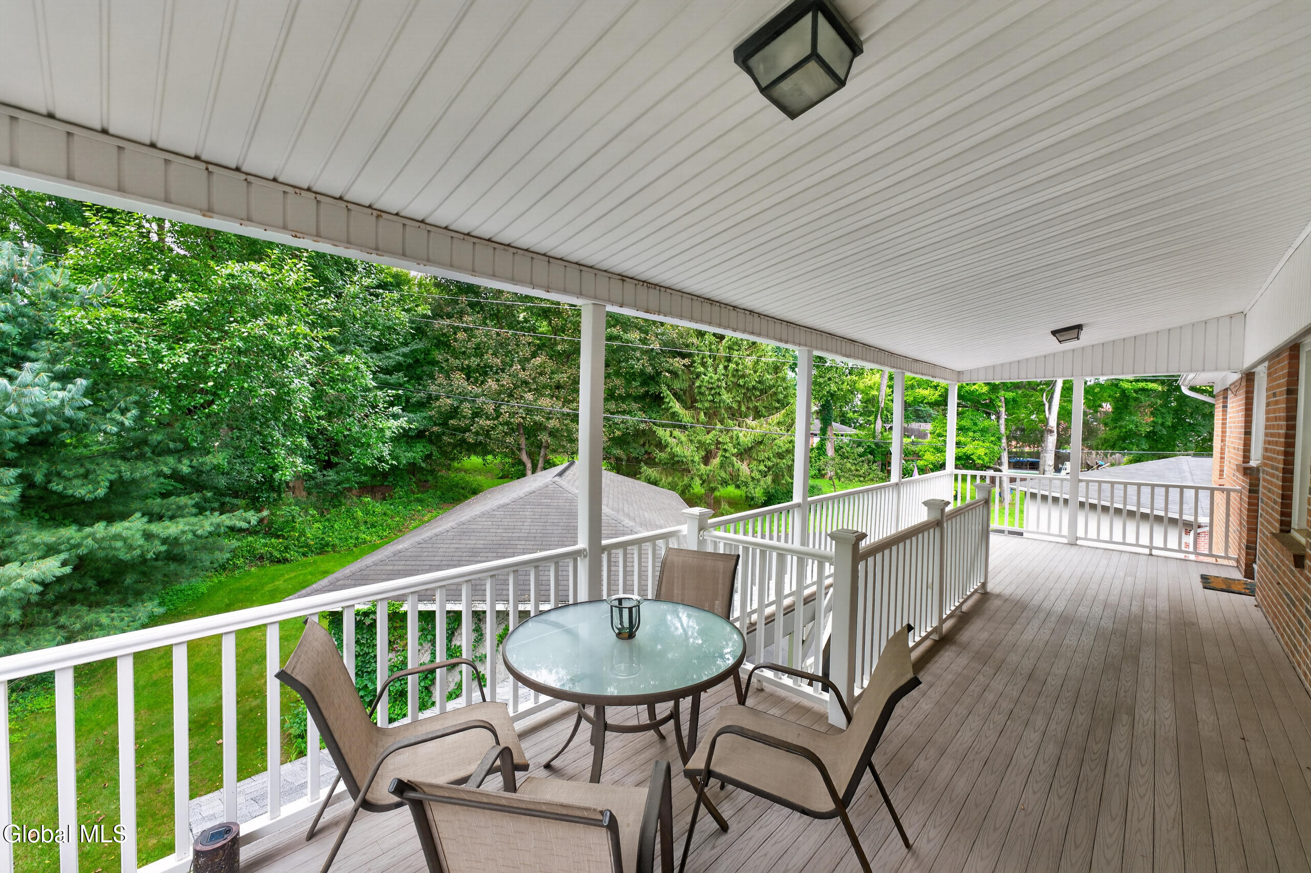11 Kensington Court Delmar NY 12054
