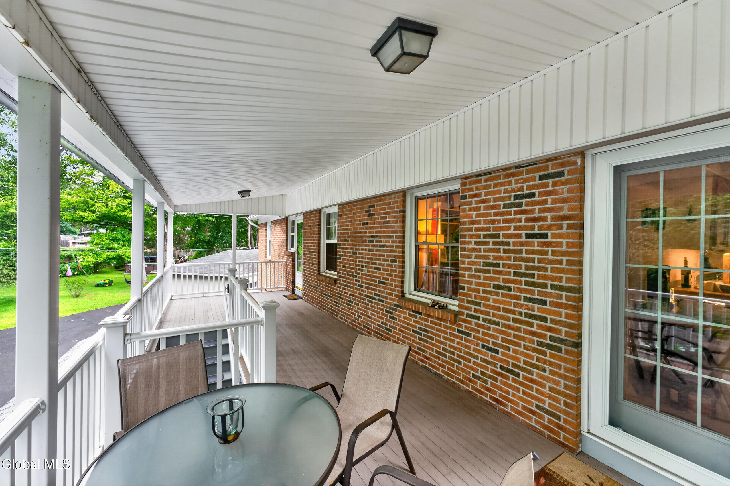 11 Kensington Court Delmar NY 12054