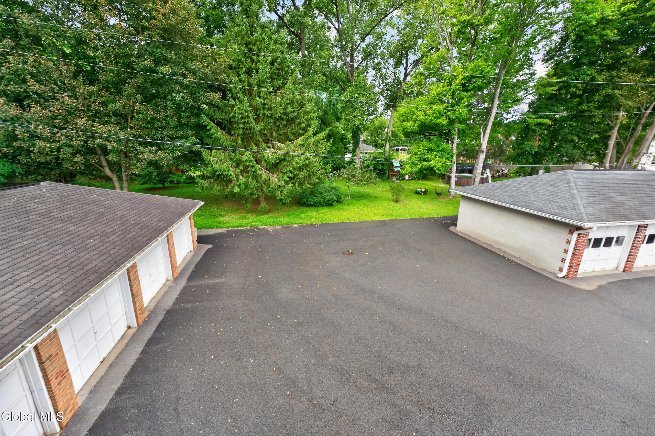 11 Kensington Court Delmar NY 12054