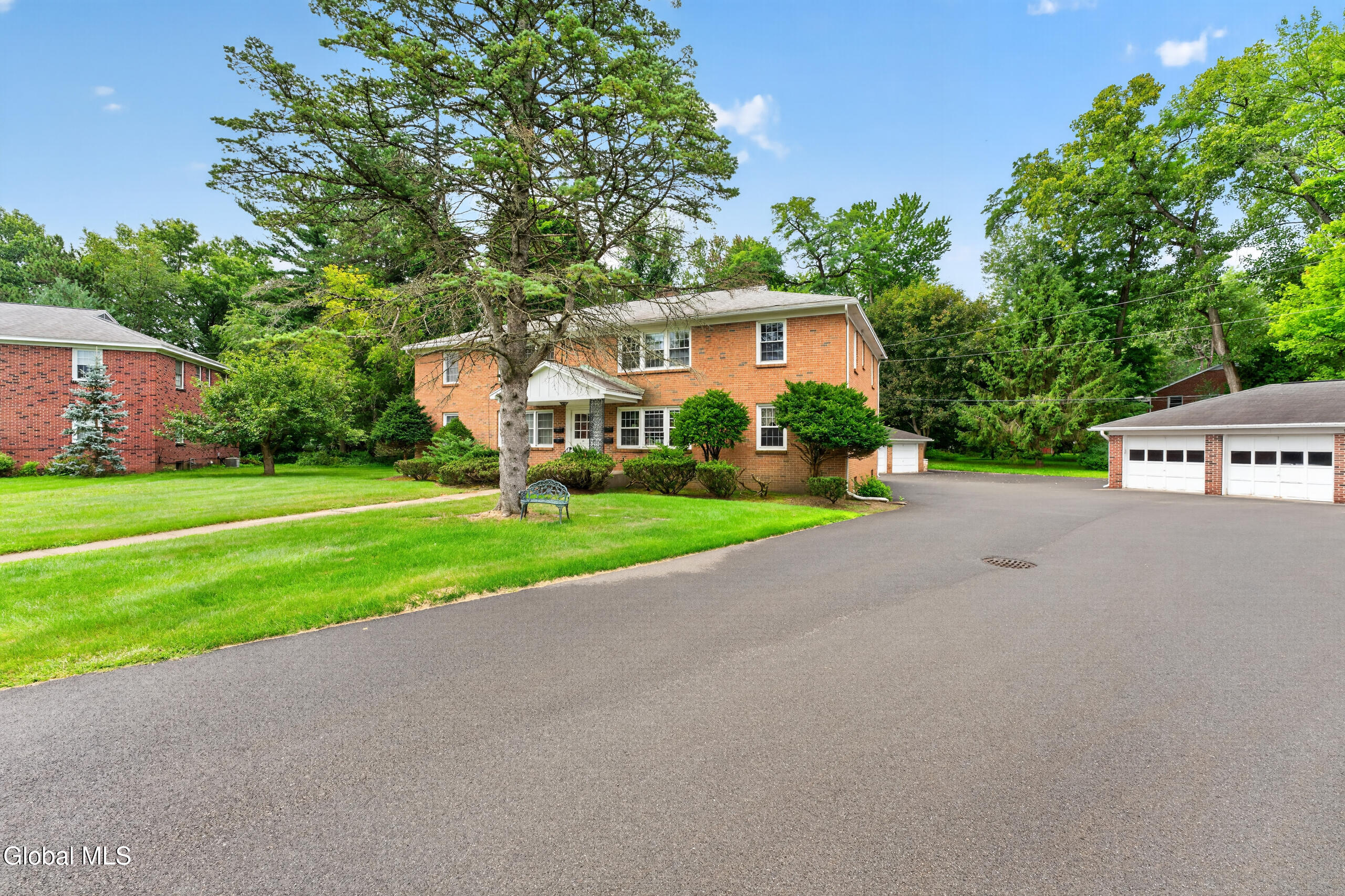 11 Kensington Court Delmar NY 12054