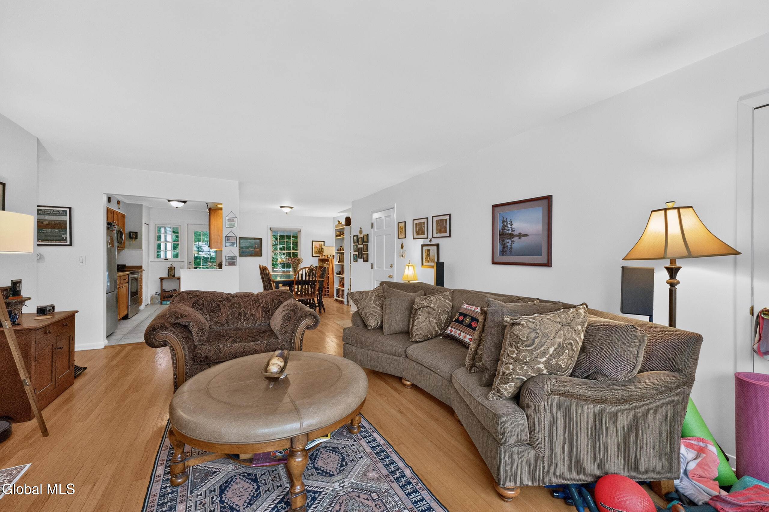 11 Kensington Court Delmar NY 12054