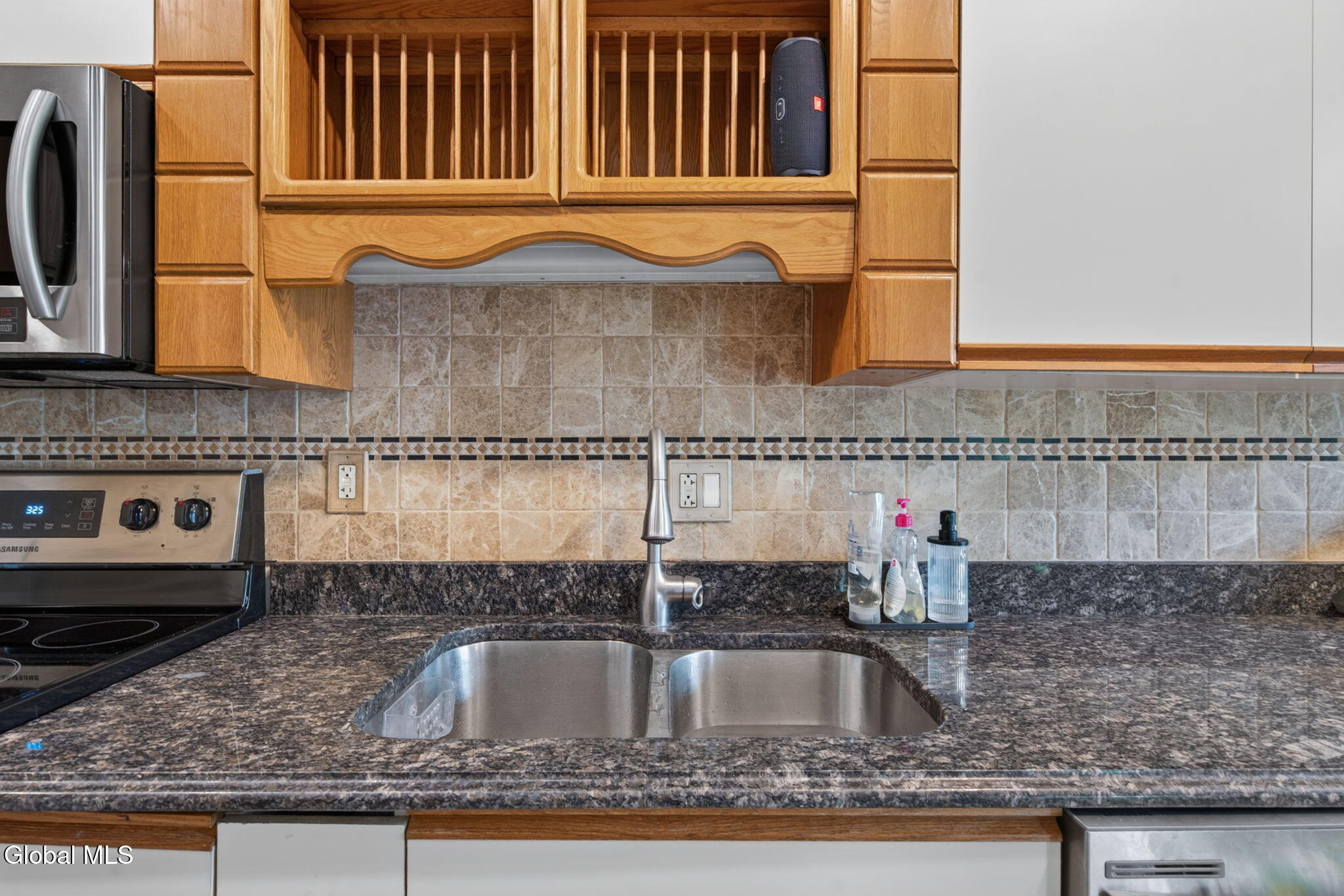 507 Greenwich Drive Albany NY 12203