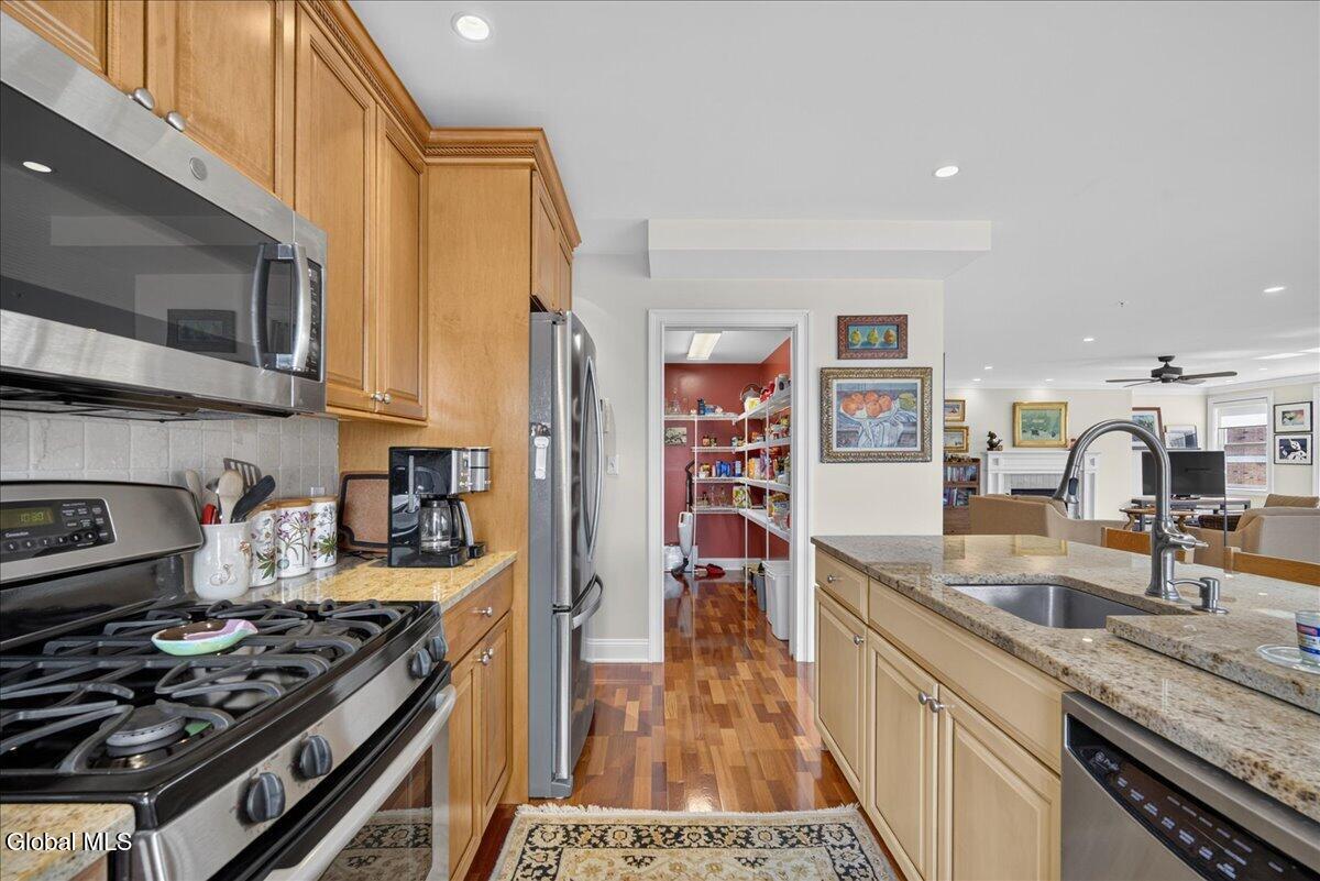 59 Railroad Place Saratoga Springs NY 12866
