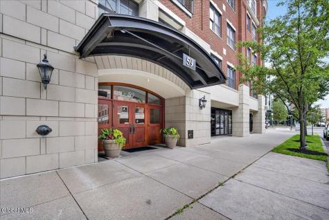 59 Railroad Place Saratoga Springs NY 12866