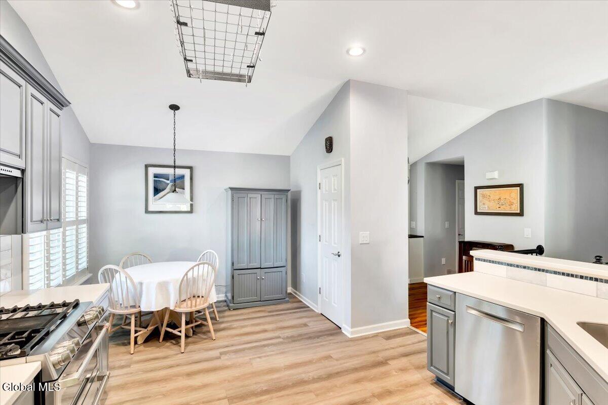 12 Camden Circle Delmar NY 12054