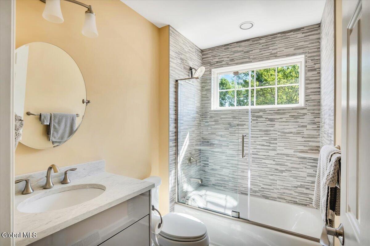 12 Camden Circle Delmar NY 12054