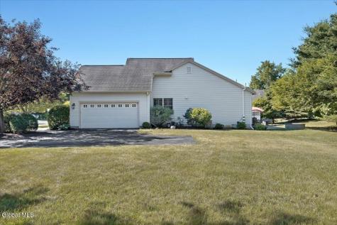 12 Camden Circle Delmar NY 12054