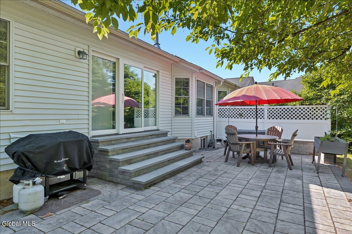 12 Camden Circle Delmar NY 12054