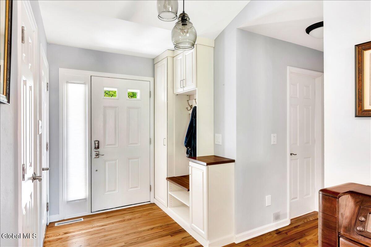 12 Camden Circle Delmar NY 12054