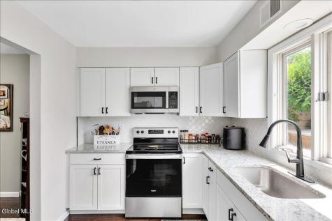 165 Hague Boulevard Glenmont NY 12077