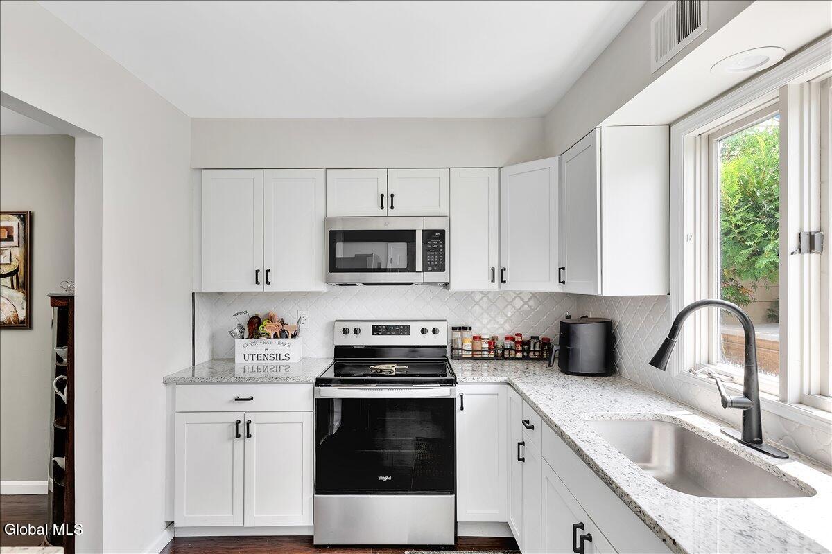 165 Hague Boulevard Glenmont NY 12077