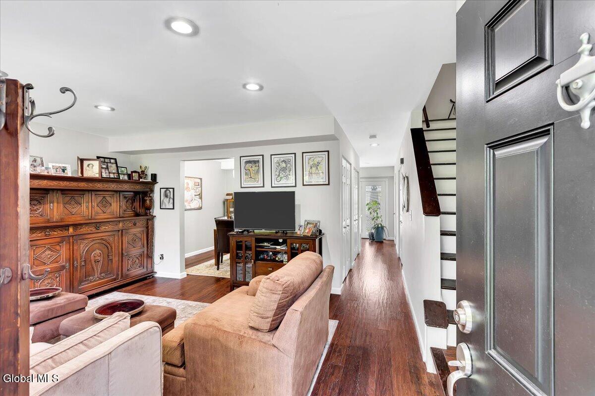 165 Hague Boulevard Glenmont NY 12077