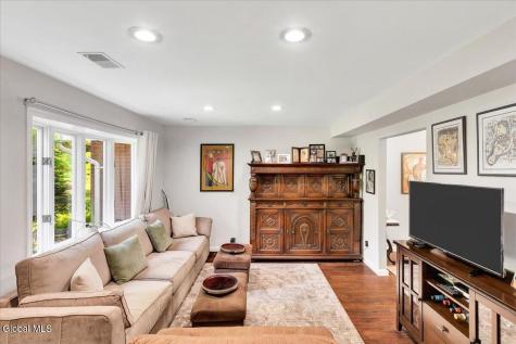 165 Hague Boulevard Glenmont NY 12077