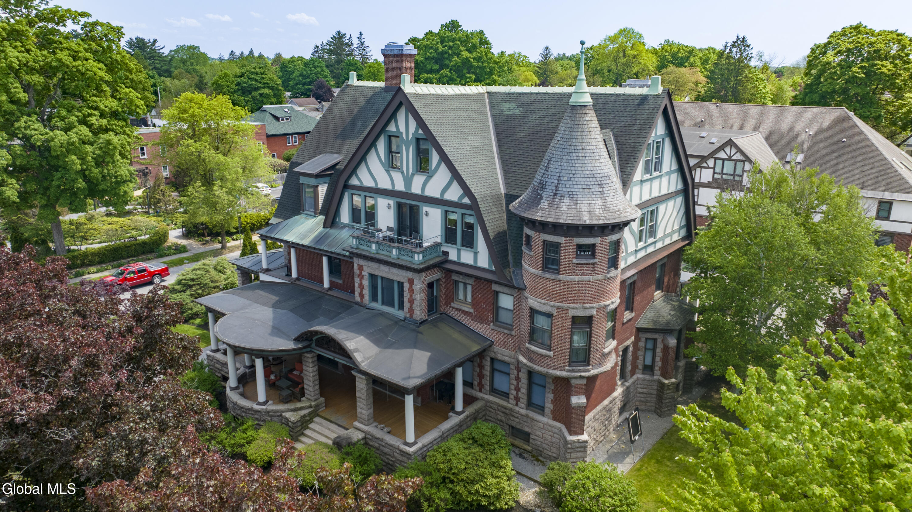 56 Union Avenue Saratoga Springs NY 12866