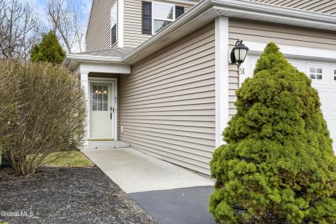 51 Governor Circle Albany NY 12208