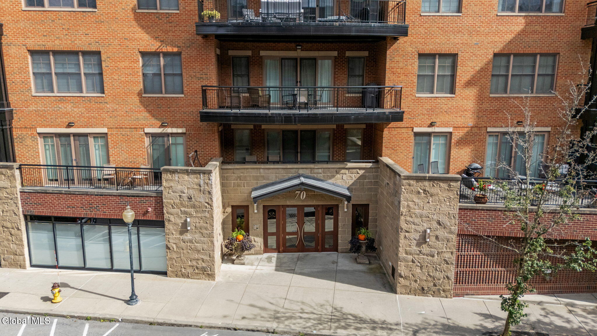70 Railroad Place Saratoga Springs NY 12866
