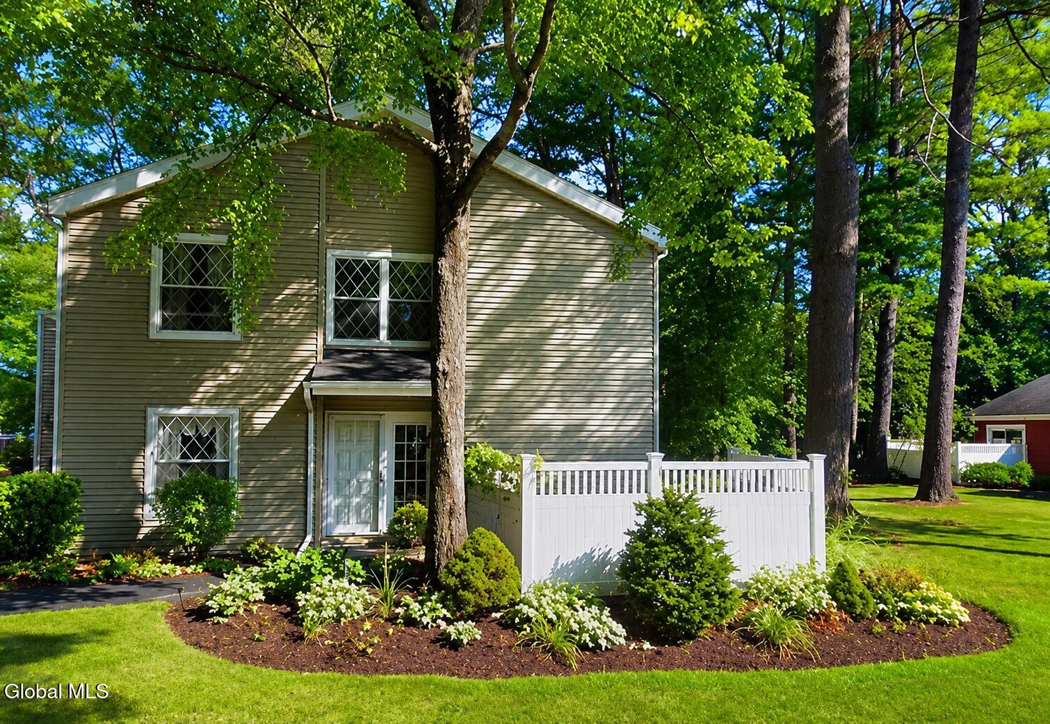 7 Spruce Court Delmar NY 12054