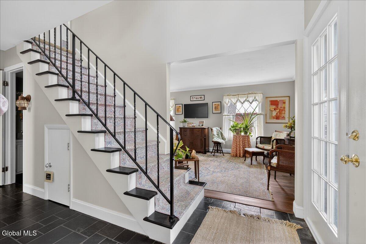 7 Spruce Court Delmar NY 12054